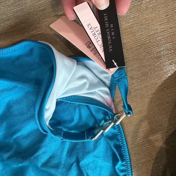 Victoria's Secret 32ddd /medium  Teal Bikini Top with Gold Detail - Picture 4 of 5